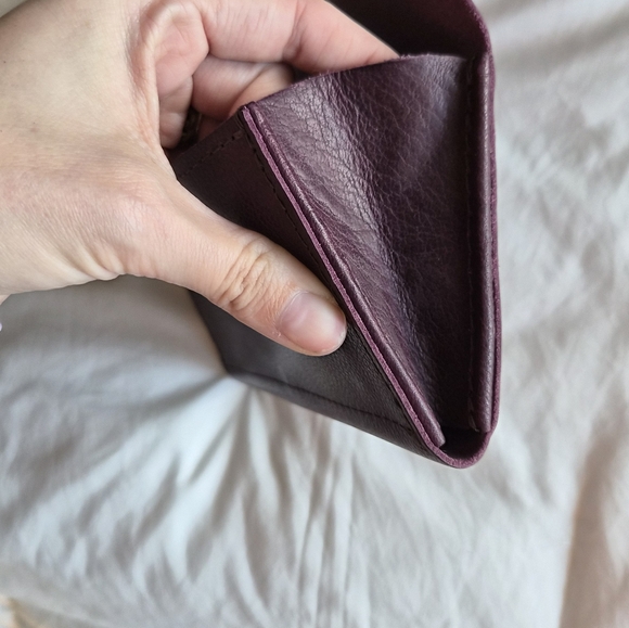 Portland Leather plum large Bozeman wallet - Picture 7 of 8